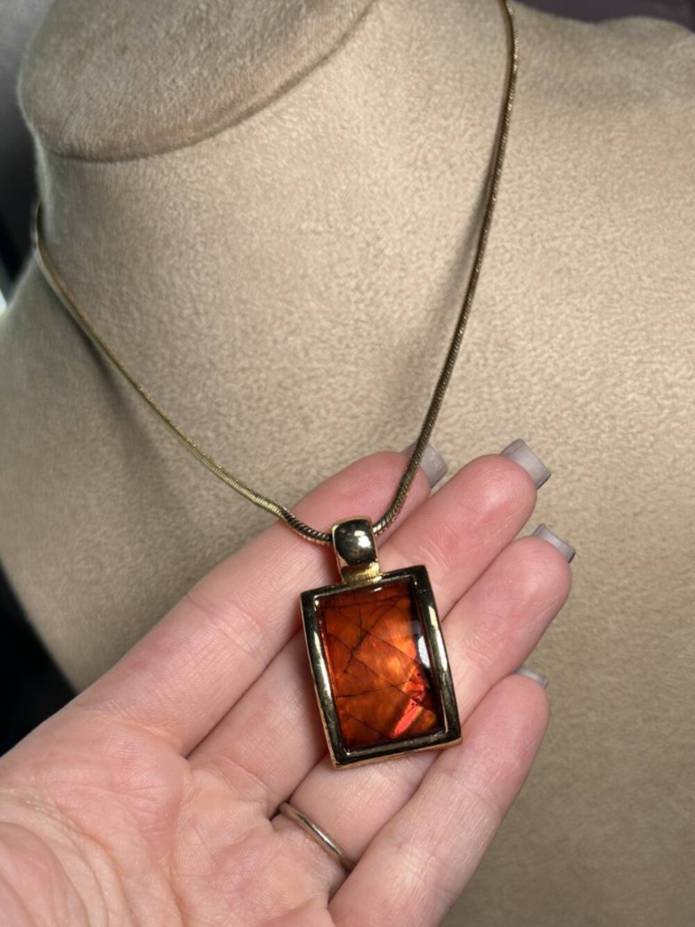 Croft & Barrow Faux Amber Crackle Glass Pendant Necklace Pierced Earrings Set